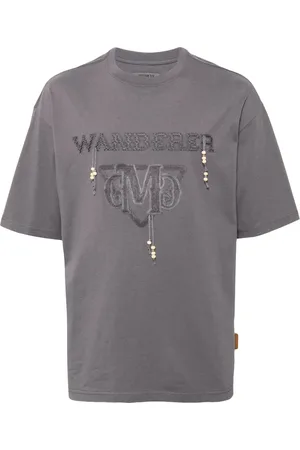 Musium Div. Playera con logo bordado