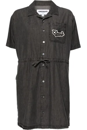 Chocoolate Vestido camisero de mezclilla con aplique del logo