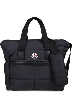 Moncler Pañalera con parche del logo