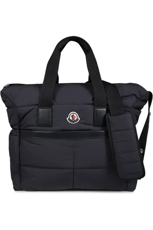 Moncler Pañalera con parche del logo