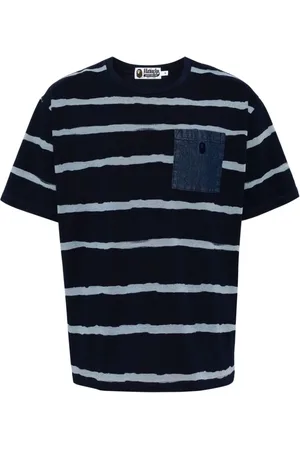 A Bathing Ape Playera con rayas estampadas