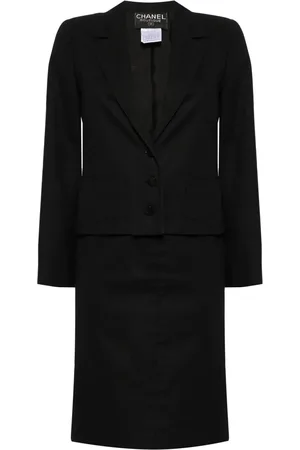 CHANEL Traje de falda con botones 1998