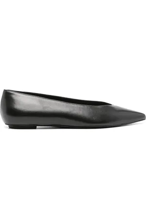 Stuart Weitzman Flats con puntera en punta