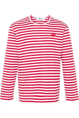 Comme des Garçons Playera a rayas con parche de corazón