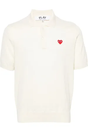 Comme des Garçons Playera tipo polo con parche de corazón