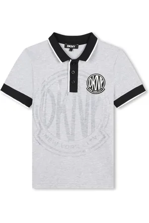 DKNY Playera tipo polo con parche del logo