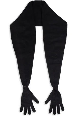 Moschino Mascada tejida con guantes