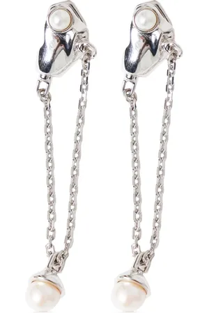 PUBLISHED BY Aretes con detalle de cadena
