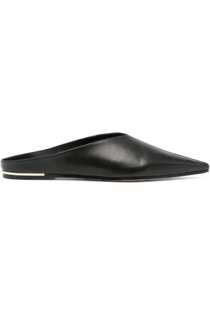 Studio Amelia Mules Toro
