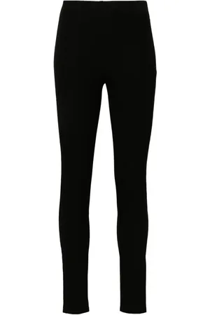 Joseph Leggins estilo gabardina