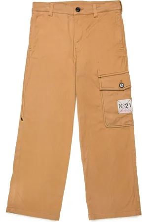 Nº21 Pantalones rectos con dije del logo