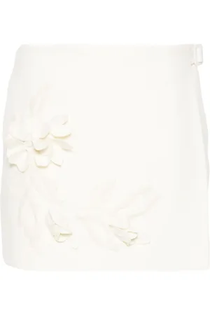 ERMANNO SCERVINO Shorts con aplique floral