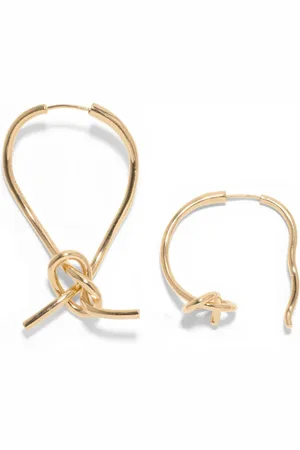 COMPLETEDWORKS Aretes Thread bañados en oro de 18kt