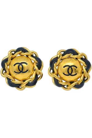 CHANEL Aretes de clip con logo CC 1993