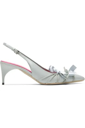 Nº21 Zapatillas con agujetas y tira trasera