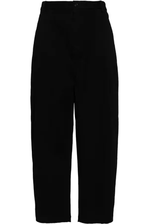 CROQUIS Pantalones tapered con detalles de pinzas