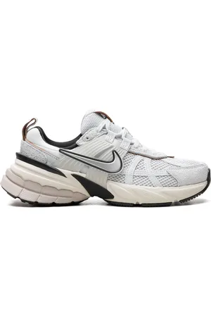Nike Tenis V2K Run "Pure Platinum/Chrome"