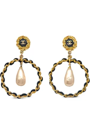 CHANEL Aretes de clip con dije 1995
