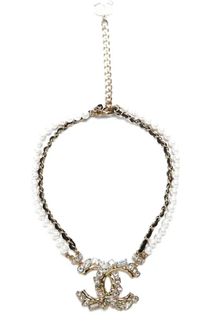 CHANEL Gargantilla con detalles de strass y logo CC 2023