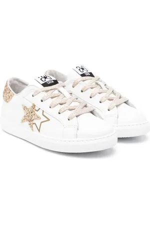 2 stars Tenis con agujetas