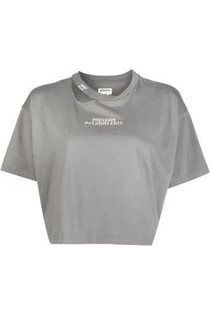 Musium Div. Playera corta con abertura