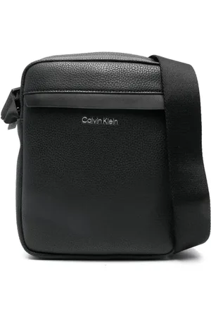 Calvin Klein Mochila tipo mensajero Reporter