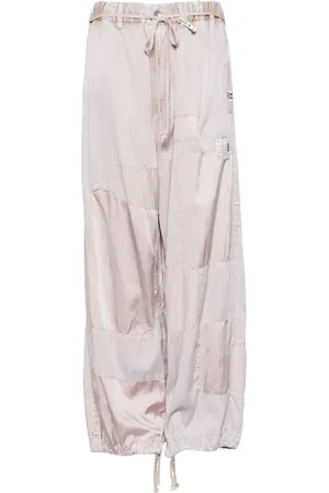 Maison Mihara Yasuhiro Pantalones rectos con parche del logo