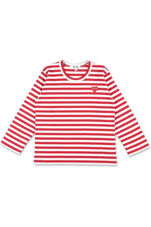 Comme des Garçons Playera a rayas con parche de corazón