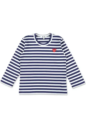 Comme des Garçons Playera a rayas con parche de corazón
