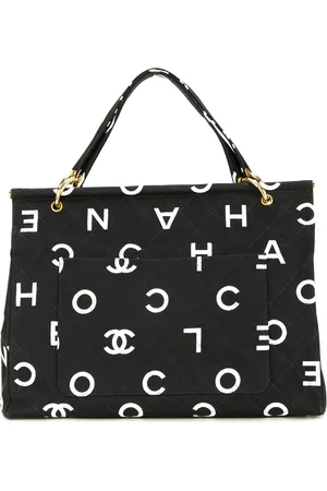 CHANEL Bolsa tote con estampado del logo