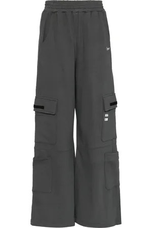 Izzue Pants con logo bordado