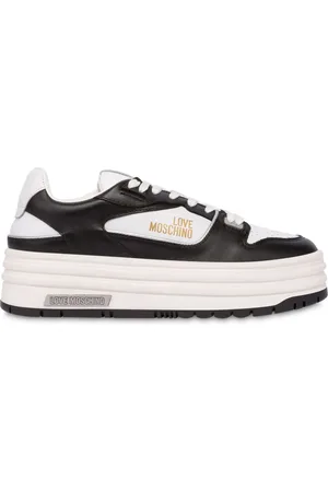 Moschino Tenis con agujetas y corazones estampados