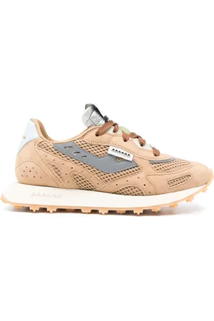 RUN OF Tenis Place