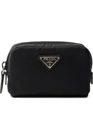 Prada Cosmetiquera con logo triangular