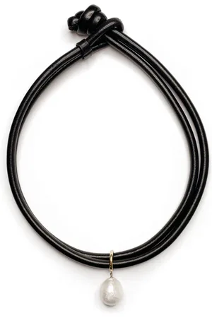 Mizuki Collar Sea of Beauty en oro amarillo de 14kt con perla