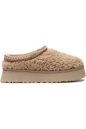 UGG Slippers Tazz Maxi Curly "Sand"