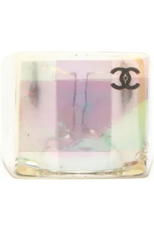 CHANEL Anillo cuadrado con logo CC 2000