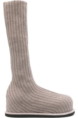 Amina Muaddi Botas Veneda