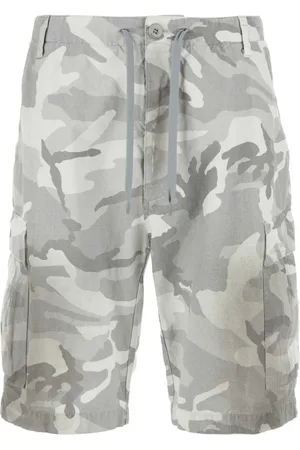 Balenciaga Shorts cargo con estampado militar