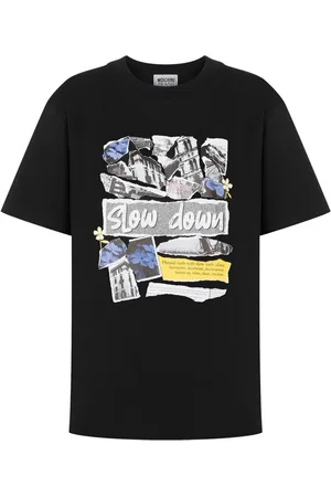 Moschino Playera Slow Down Archive