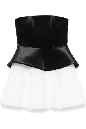 NISSA Vestido corto con capa de pétalo