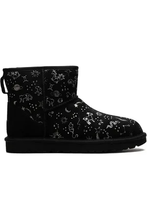 UGG Botas Classic Mini Zodiac - Black