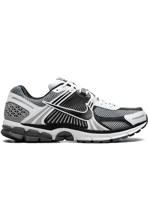 Nike Tenis Zoom Vomero 5 SE SP Black/Metallic Silver