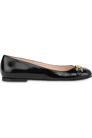 Moschino Flats con placa de corazón