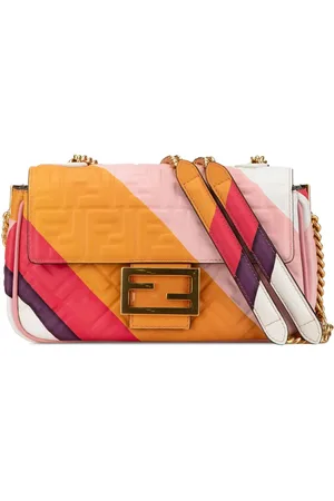 Fendi Bolsa de hombro Zucca Embossed Chain Midi baguette 2010-2023