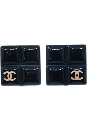 CHANEL Aretes de clip cuadrados 2004