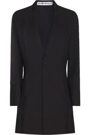 Issey Miyake Abrigo con botones