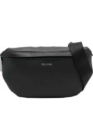 Calvin Klein Cangurera con letra del logo