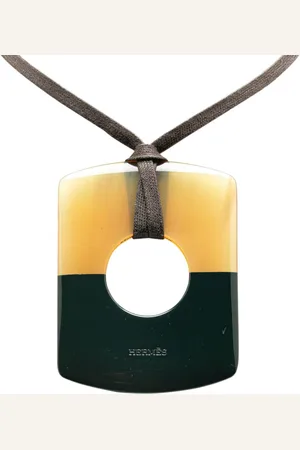 Hermès Collar 20th Century Buffalo Horn Dalva Pendant