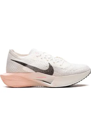 Nike Tenis ZoomX Invincible Run 3 Sail/Guava Ice